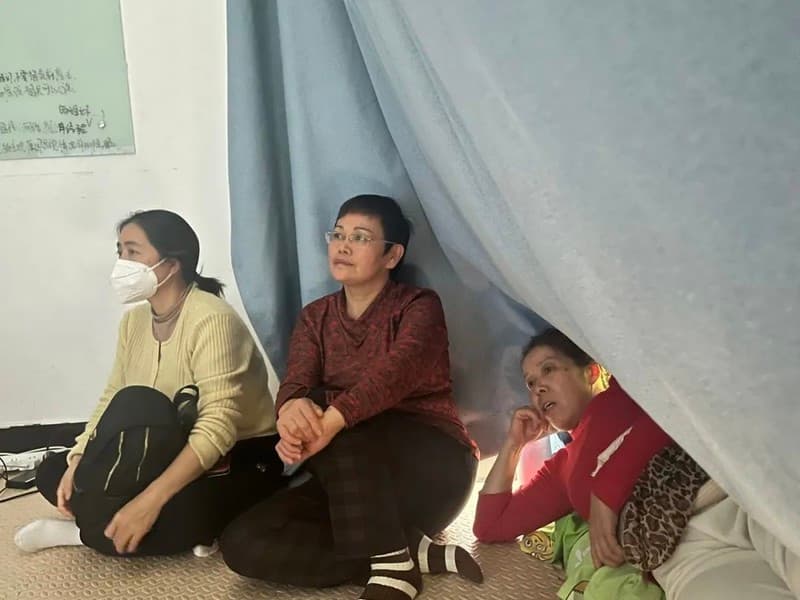 家政姐妹在熟悉的社区空间相聚